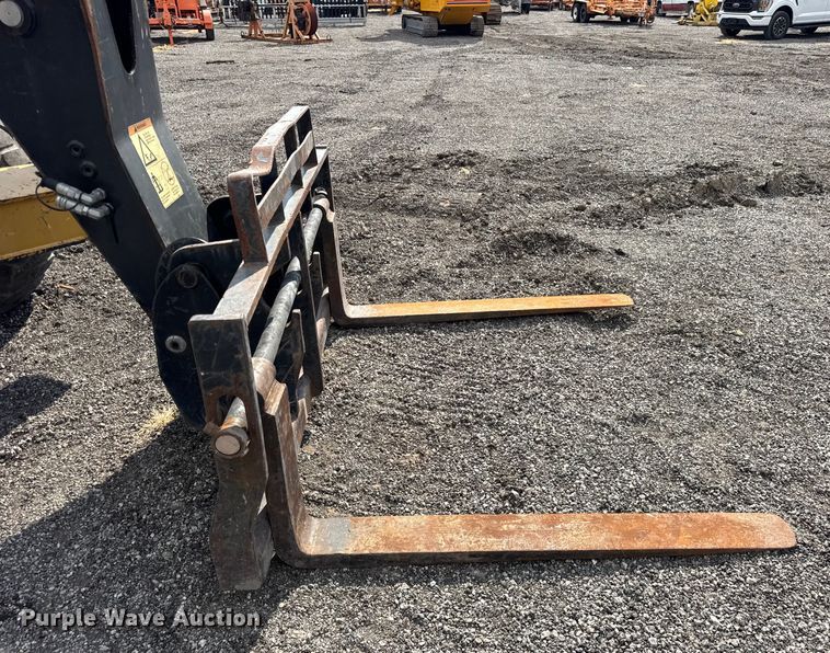 image for item ER0184 2013 Caterpillar TL1255C telehandler