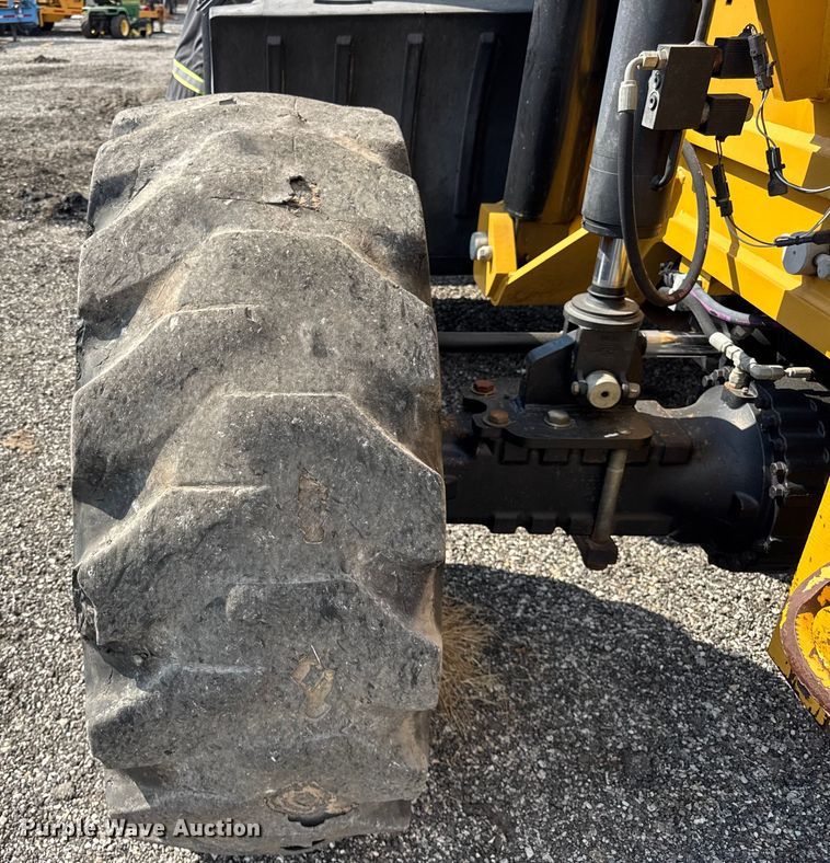 image for item ER0184 2013 Caterpillar TL1255C telehandler