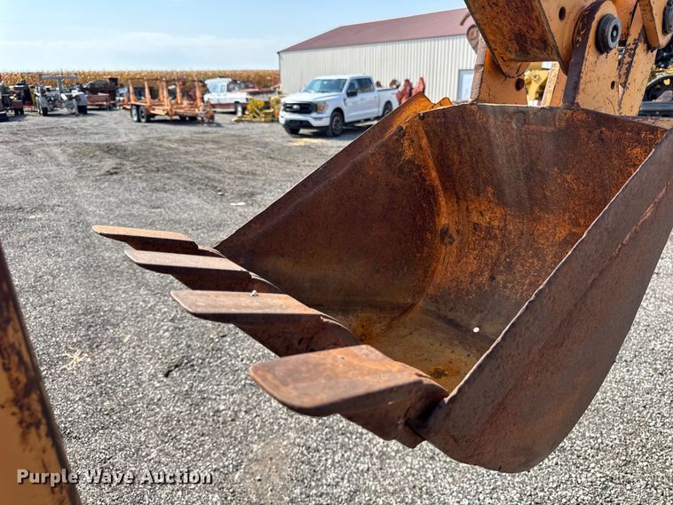 image for item ER0186 1992 Case 660 trencher