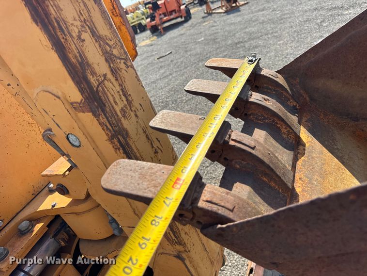 image for item ER0186 1992 Case 660 trencher