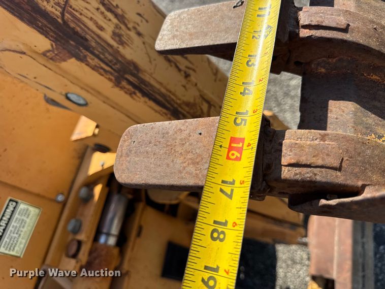 image for item ER0186 1992 Case 660 trencher