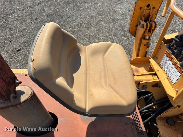 image for item ER0186 1992 Case 660 trencher