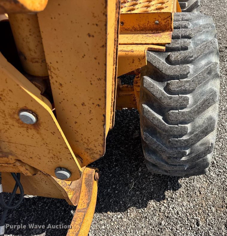 image for item ER0186 1992 Case 660 trencher