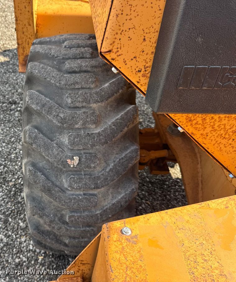 image for item ER0186 1992 Case 660 trencher