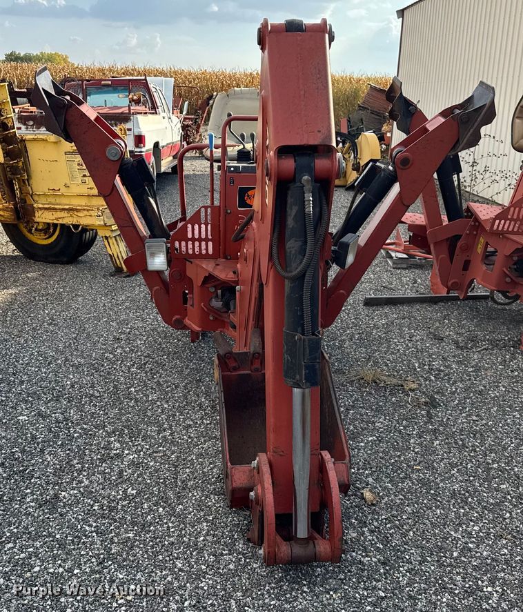 image for item ER0189 2006 Ditch Witch A720 backhoe attachment