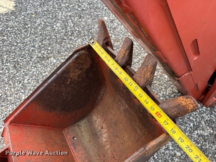 image for item ER0189 2006 Ditch Witch A720 backhoe attachment