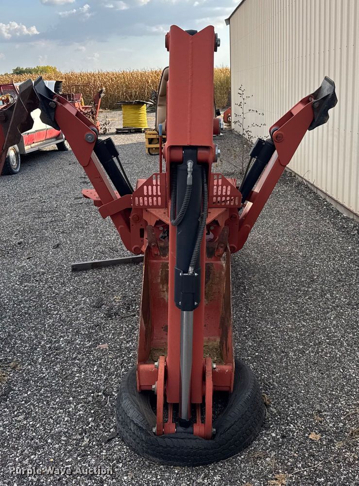image for item ER0190 2014 Ditch Witch A920 backhoe attachment