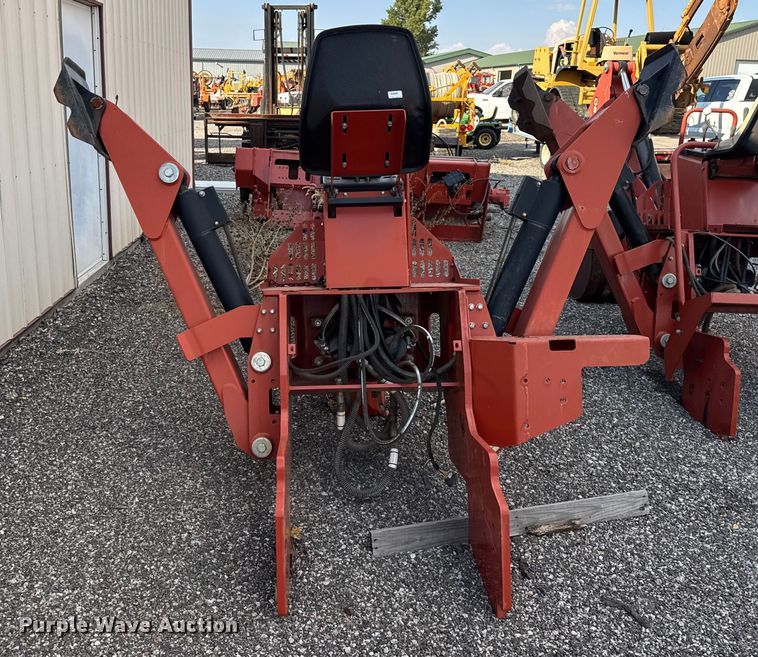 image for item ER0190 2014 Ditch Witch A920 backhoe attachment