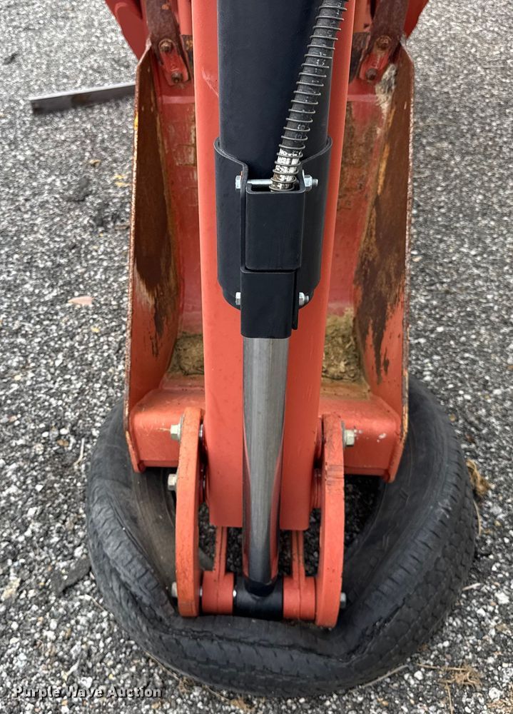 image for item ER0190 2014 Ditch Witch A920 backhoe attachment