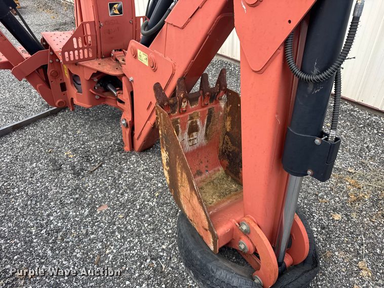 image for item ER0190 2014 Ditch Witch A920 backhoe attachment