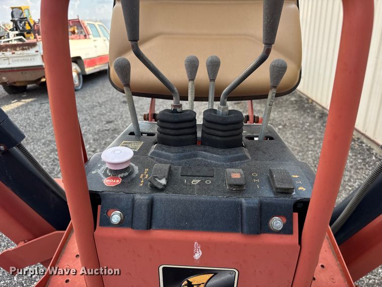 image for item ER0190 2014 Ditch Witch A920 backhoe attachment