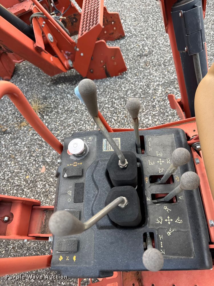 image for item ER0190 2014 Ditch Witch A920 backhoe attachment