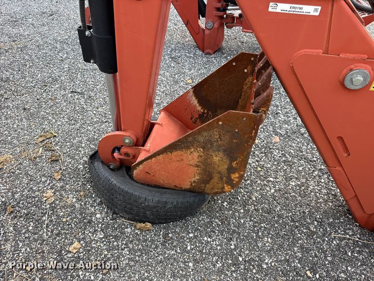 image for item ER0190 2014 Ditch Witch A920 backhoe attachment