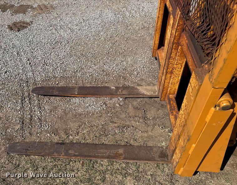 image for item ER2500 Case 1840 skid steer loader