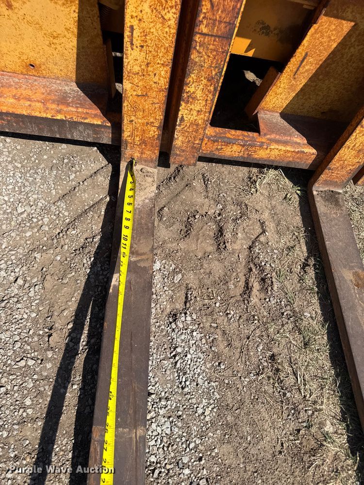 image for item ER2500 Case 1840 skid steer loader