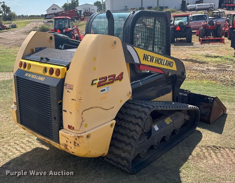 MINI CARGADOR SOBRE ORUGAS 2019 NEW HOLLAND C234