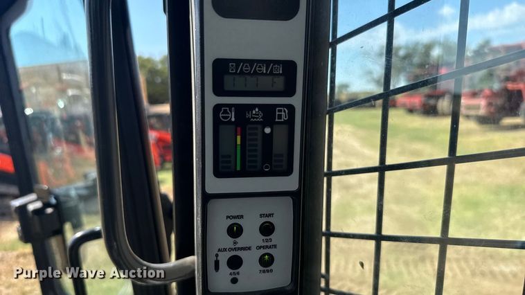 image for item ER2501 2019 New Holland C234 tracked skid steer loader