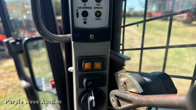 image for item ER2501 2019 New Holland C234 tracked skid steer loader