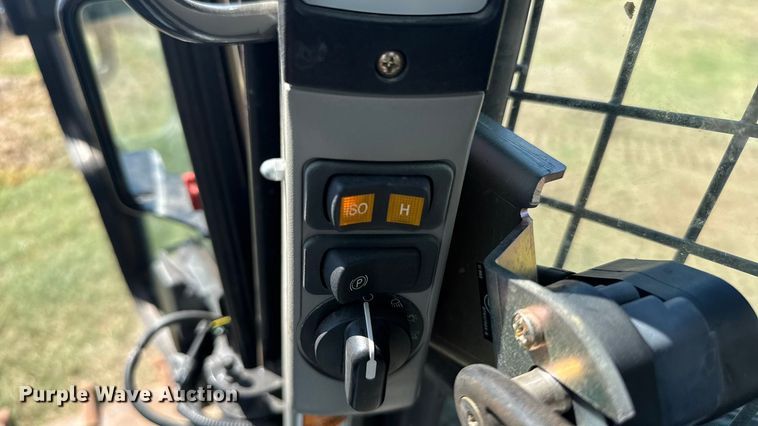 image for item ER2501 2019 New Holland C234 tracked skid steer loader