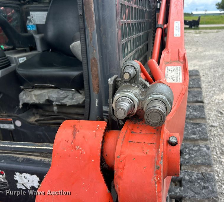 image for item ET3079 2021 Kubota SVL75-2 tracked skid steer loader