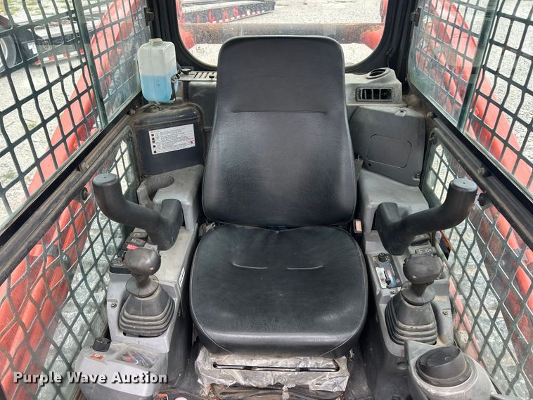 image for item ET3079 2021 Kubota SVL75-2 tracked skid steer loader