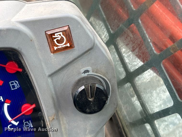 image for item ET3079 2021 Kubota SVL75-2 tracked skid steer loader