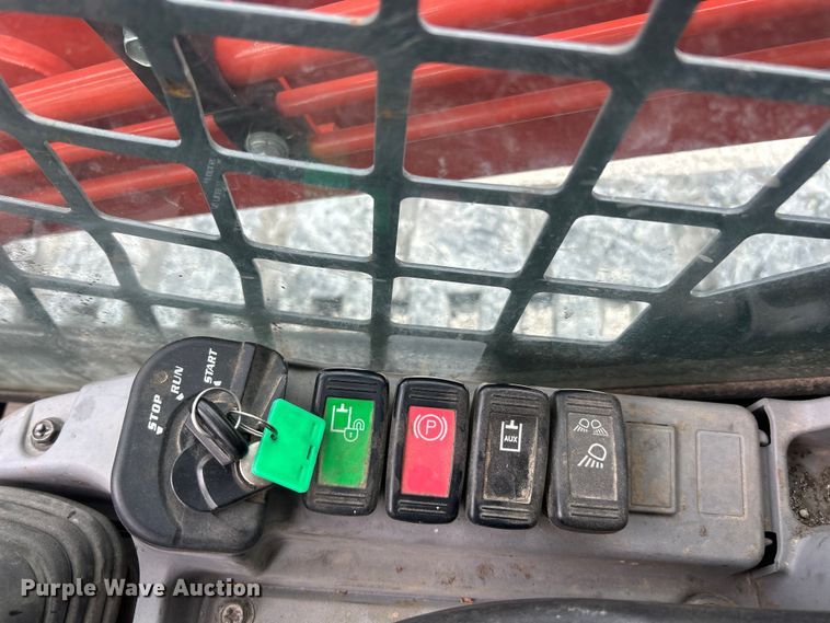 image for item ET3079 2021 Kubota SVL75-2 tracked skid steer loader