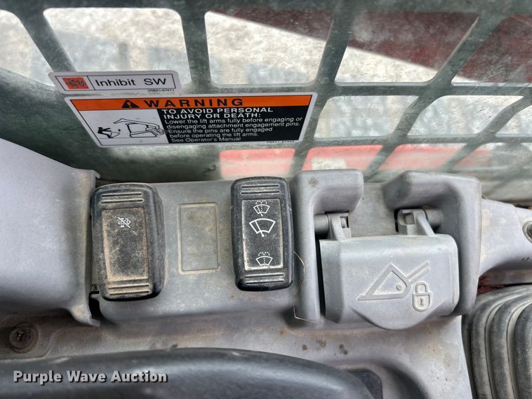 image for item ET3079 2021 Kubota SVL75-2 tracked skid steer loader