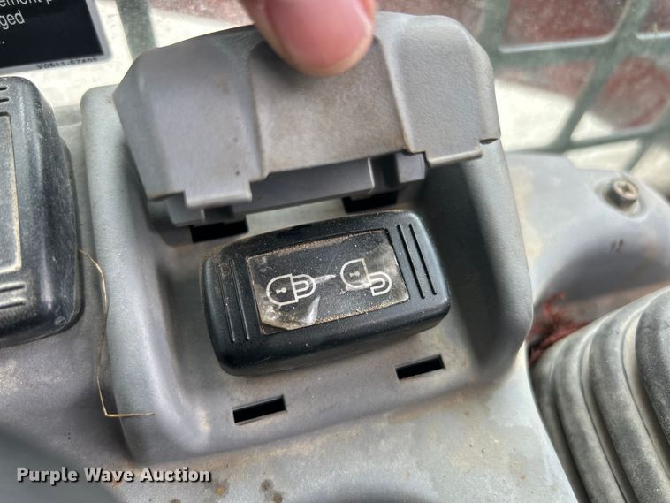 image for item ET3079 2021 Kubota SVL75-2 tracked skid steer loader