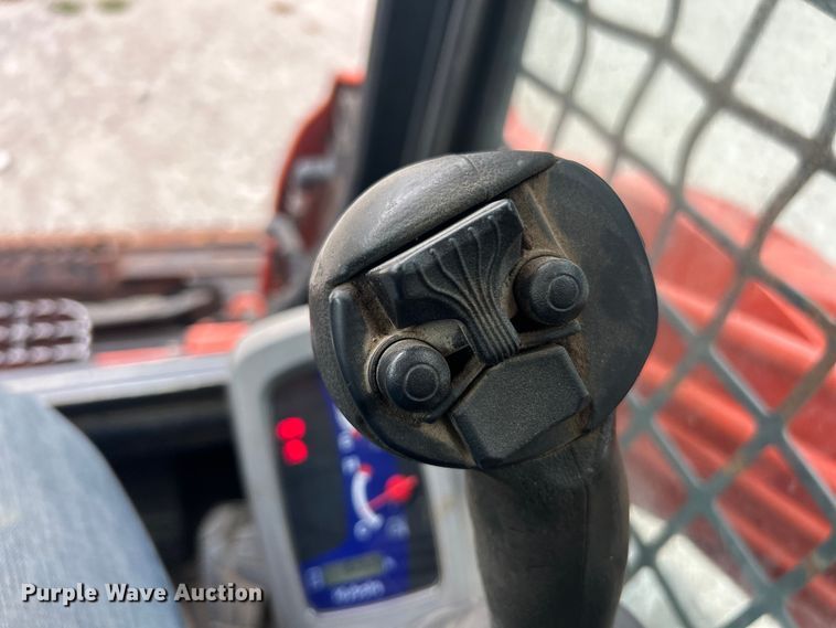 image for item ET3079 2021 Kubota SVL75-2 tracked skid steer loader