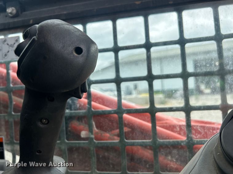 image for item ET3079 2021 Kubota SVL75-2 tracked skid steer loader