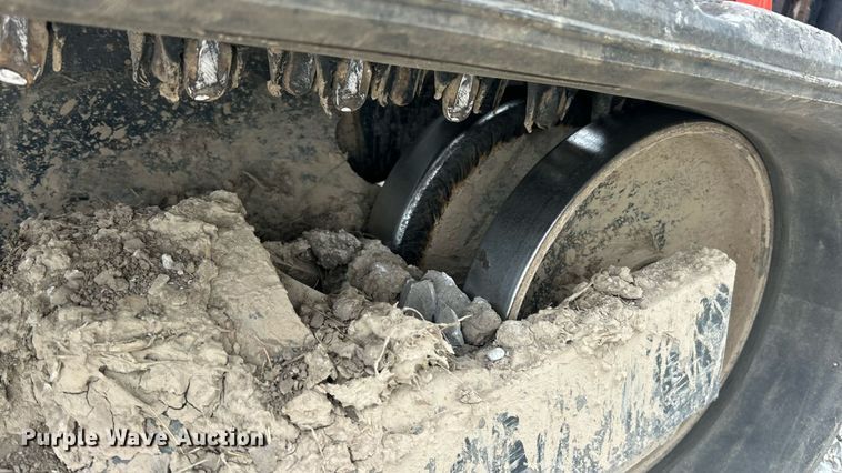 image for item ET3079 2021 Kubota SVL75-2 tracked skid steer loader