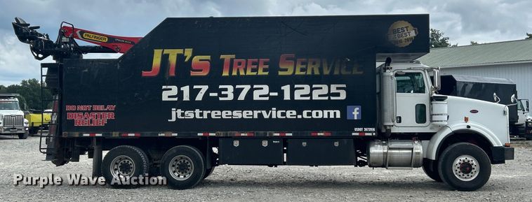image for item ET3084 2006 Peterbilt 357 grapple crane truck