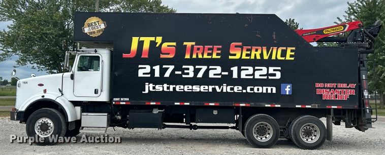 image for item ET3084 2006 Peterbilt 357 grapple crane truck