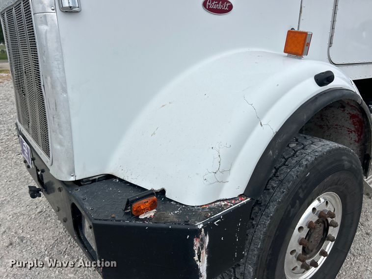 image for item ET3084 2006 Peterbilt 357 grapple crane truck