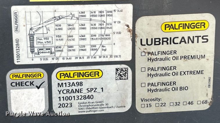 image for item ET3084 2006 Peterbilt 357 grapple crane truck