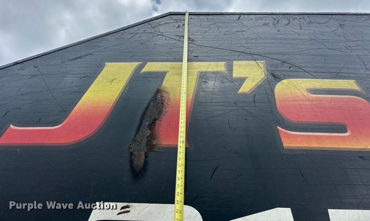 image for item ET3084 2006 Peterbilt 357 grapple crane truck