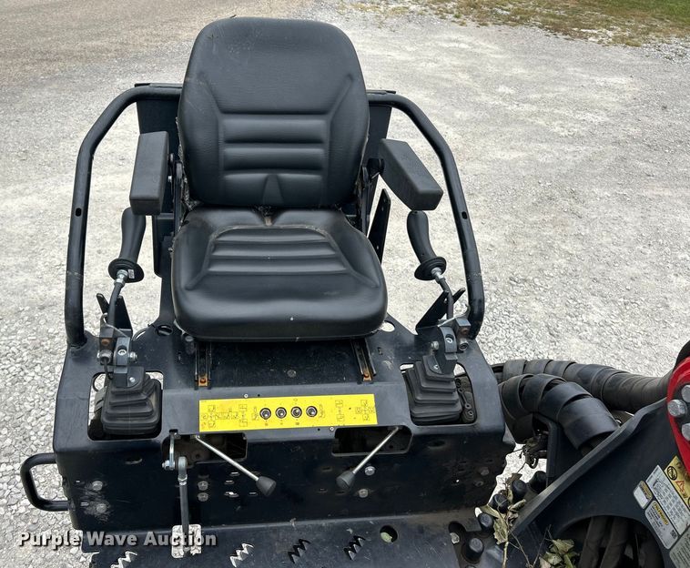 image for item ET3084 2006 Peterbilt 357 grapple crane truck