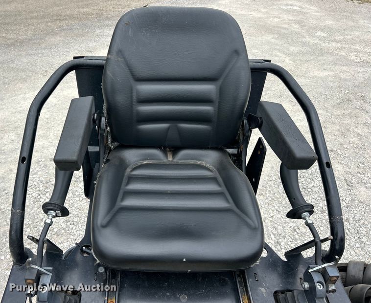 image for item ET3084 2006 Peterbilt 357 grapple crane truck