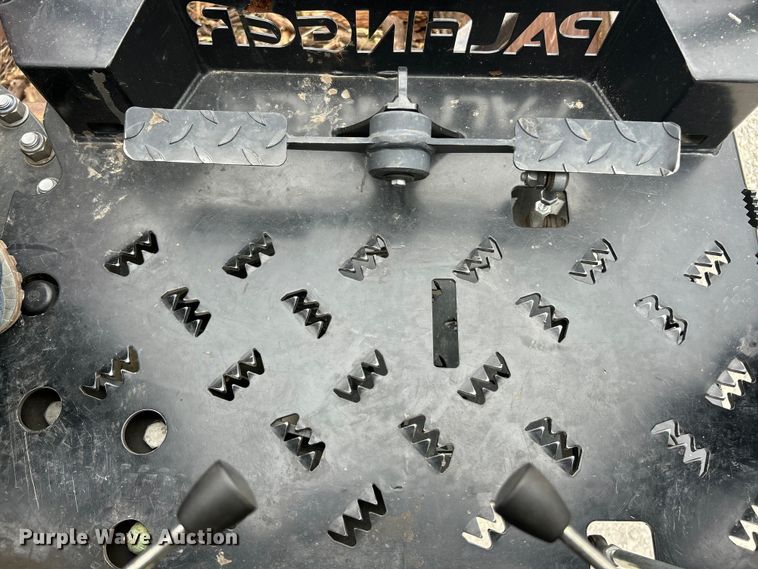 image for item ET3084 2006 Peterbilt 357 grapple crane truck