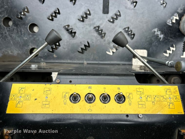 image for item ET3084 2006 Peterbilt 357 grapple crane truck