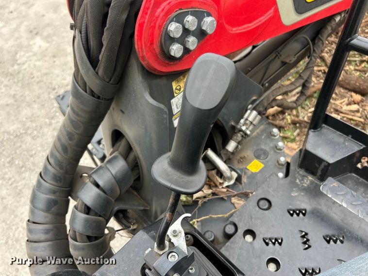 image for item ET3084 2006 Peterbilt 357 grapple crane truck