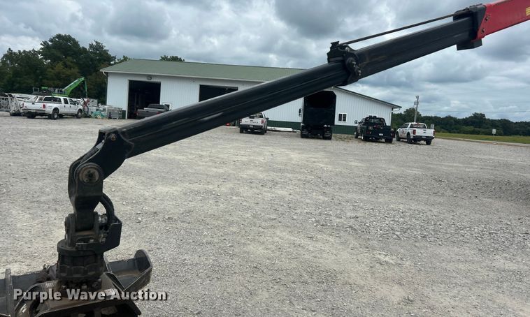 image for item ET3084 2006 Peterbilt 357 grapple crane truck