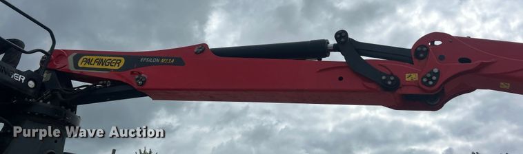 image for item ET3084 2006 Peterbilt 357 grapple crane truck