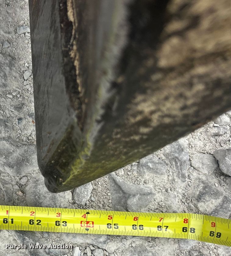 image for item ET3084 2006 Peterbilt 357 grapple crane truck