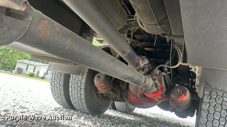 image for item ET3084 2006 Peterbilt 357 grapple crane truck