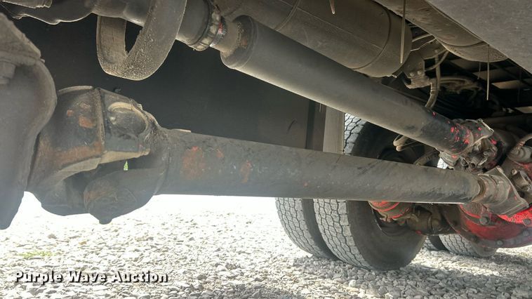 image for item ET3084 2006 Peterbilt 357 grapple crane truck