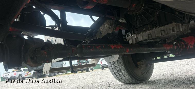 image for item ET3084 2006 Peterbilt 357 grapple crane truck