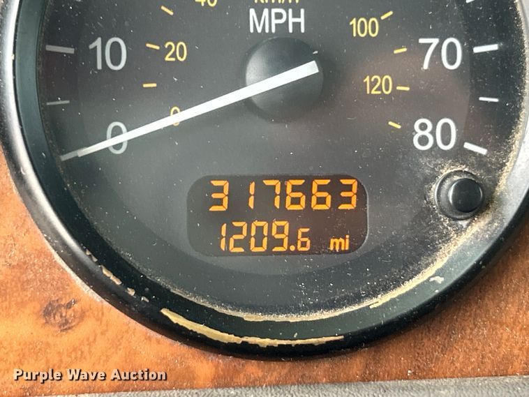 image for item ET3084 2006 Peterbilt 357 grapple crane truck