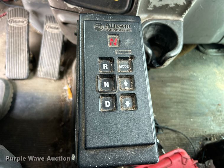 image for item ET3084 2006 Peterbilt 357 grapple crane truck